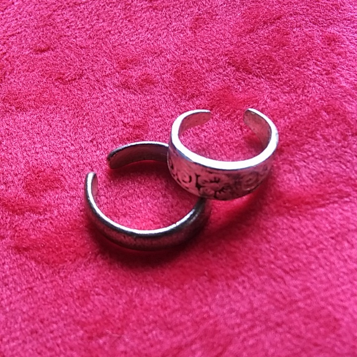 Two Toe Rings